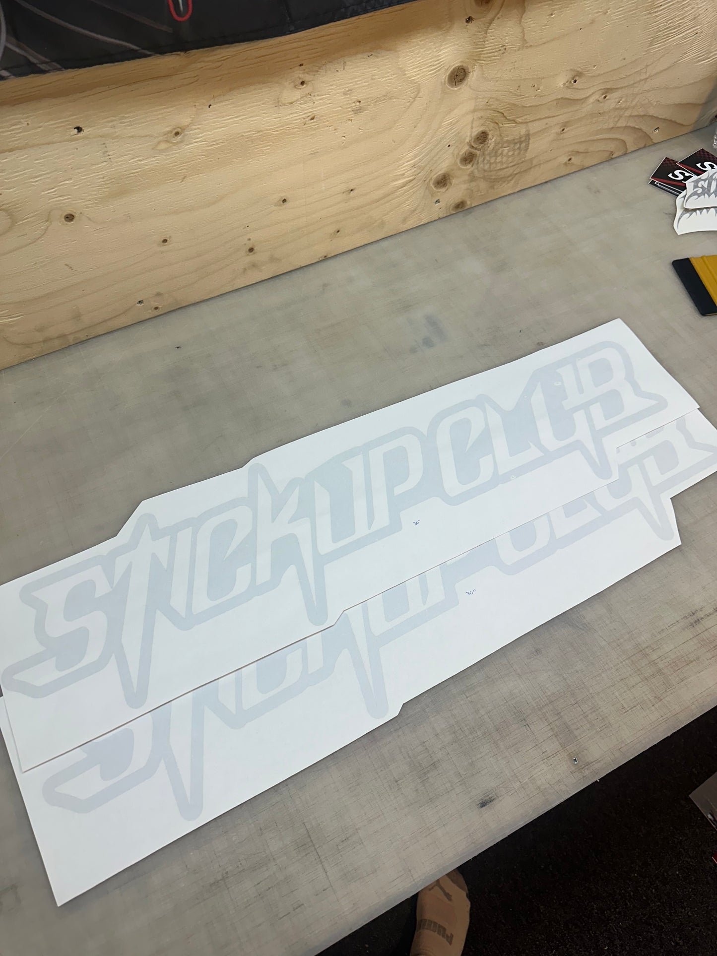 CHROME BANNER 30"