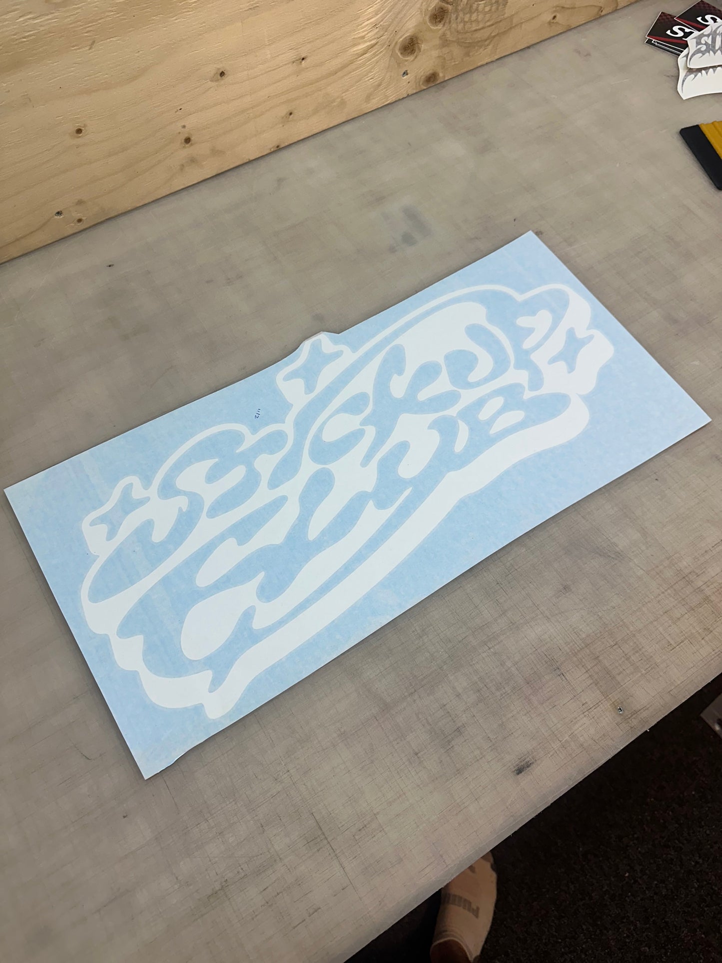 WHITE BANNER 21"